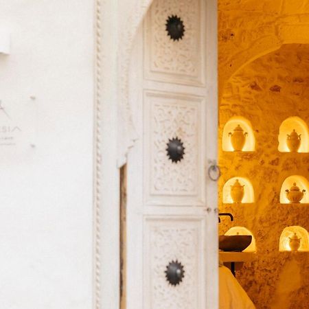 Alesia Luxury Cave Bed and Breakfast Ostuni Exteriör bild