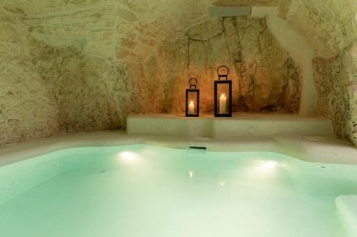 Alesia Luxury Cave Bed and Breakfast Ostuni Exteriör bild