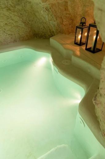 Alesia Luxury Cave Bed and Breakfast Ostuni Exteriör bild