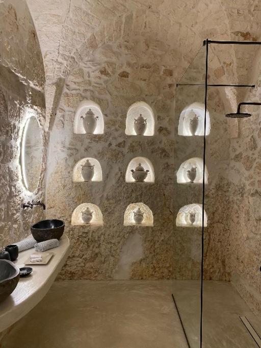 Alesia Luxury Cave Bed and Breakfast Ostuni Exteriör bild