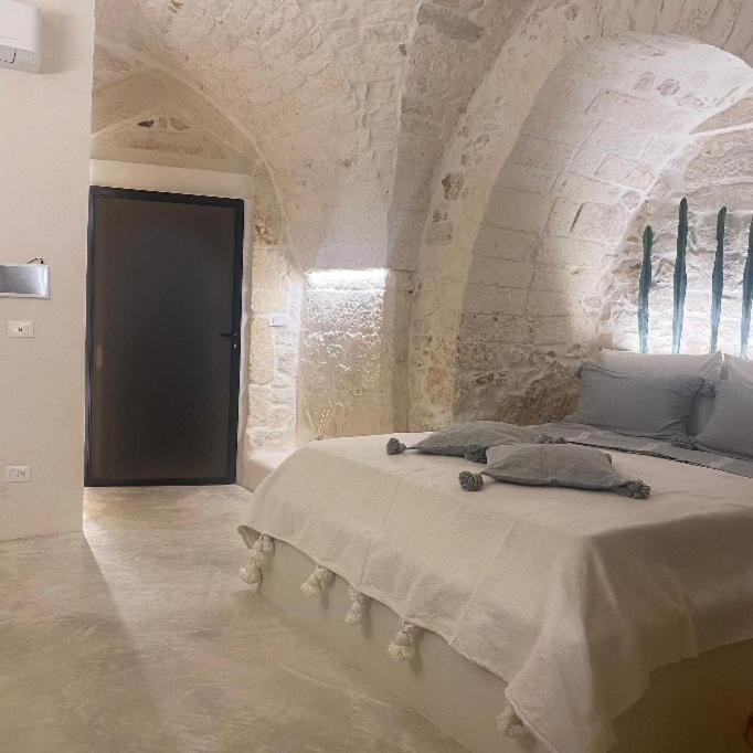 Alesia Luxury Cave Bed and Breakfast Ostuni Exteriör bild